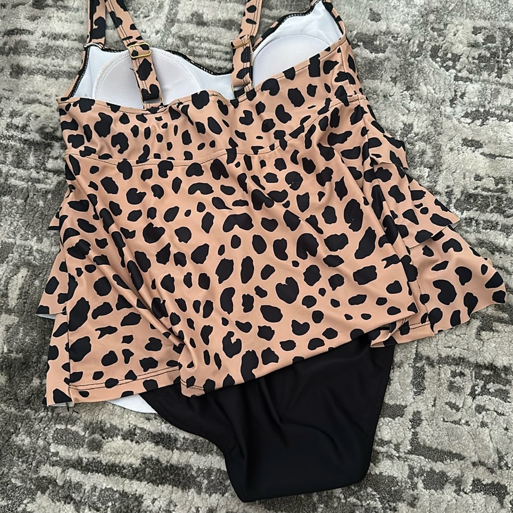 One Piece Ruffle Swimsuit Small - Picture 5 of 6